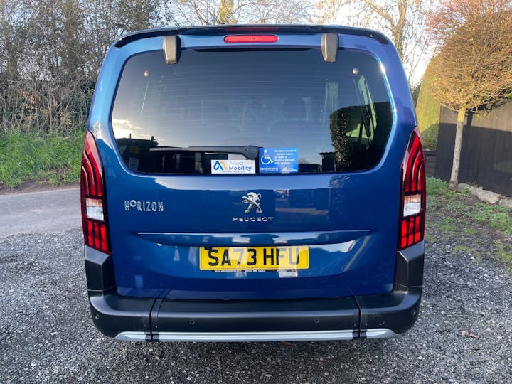 Blue Peugeot Rifter Horizon Re Plus 2023