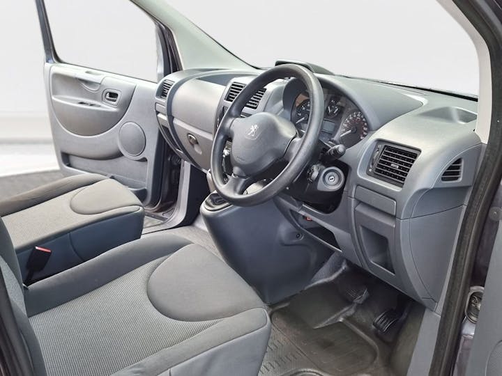 Grey Peugeot Expert Tepee Comfort L1 HDi 2015