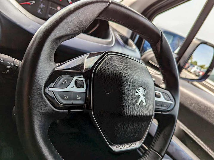 Grey Peugeot Rifter Bluehdi Allure 2019