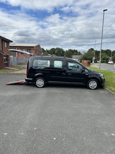 Black Volkswagen Caddy Maxi C20 Life TDi 2018