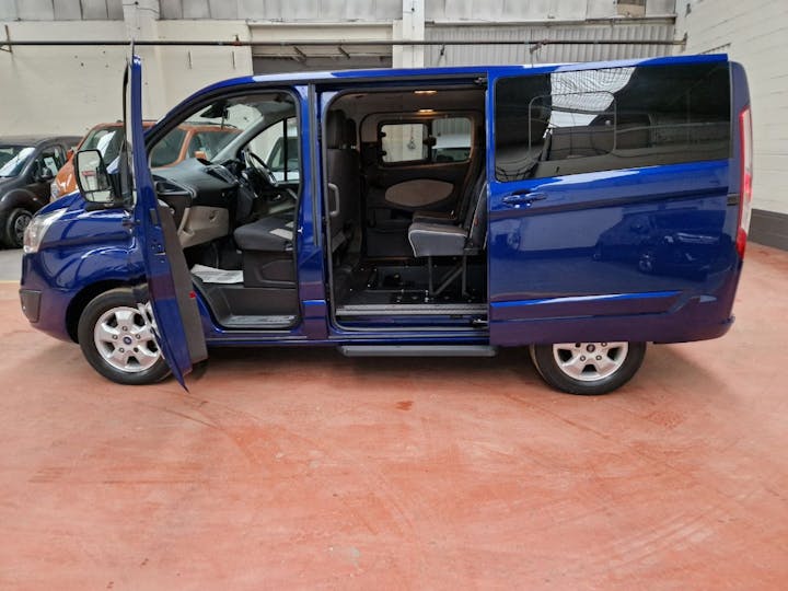 Blue Ford Tourneo Custom 310 Titanium TDCi 2018